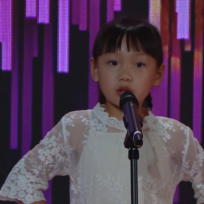 Hayley經本校推薦於Hands Up 表演 Hayley經本校推薦於Hands Up 表演